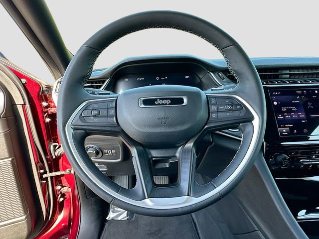 Used 2024 Jeep Grand Cherokee Altitude image 11