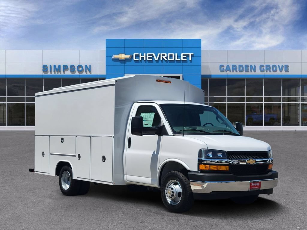 New 2026 Chevrolet Express 3500 w/ Power Convenience Package