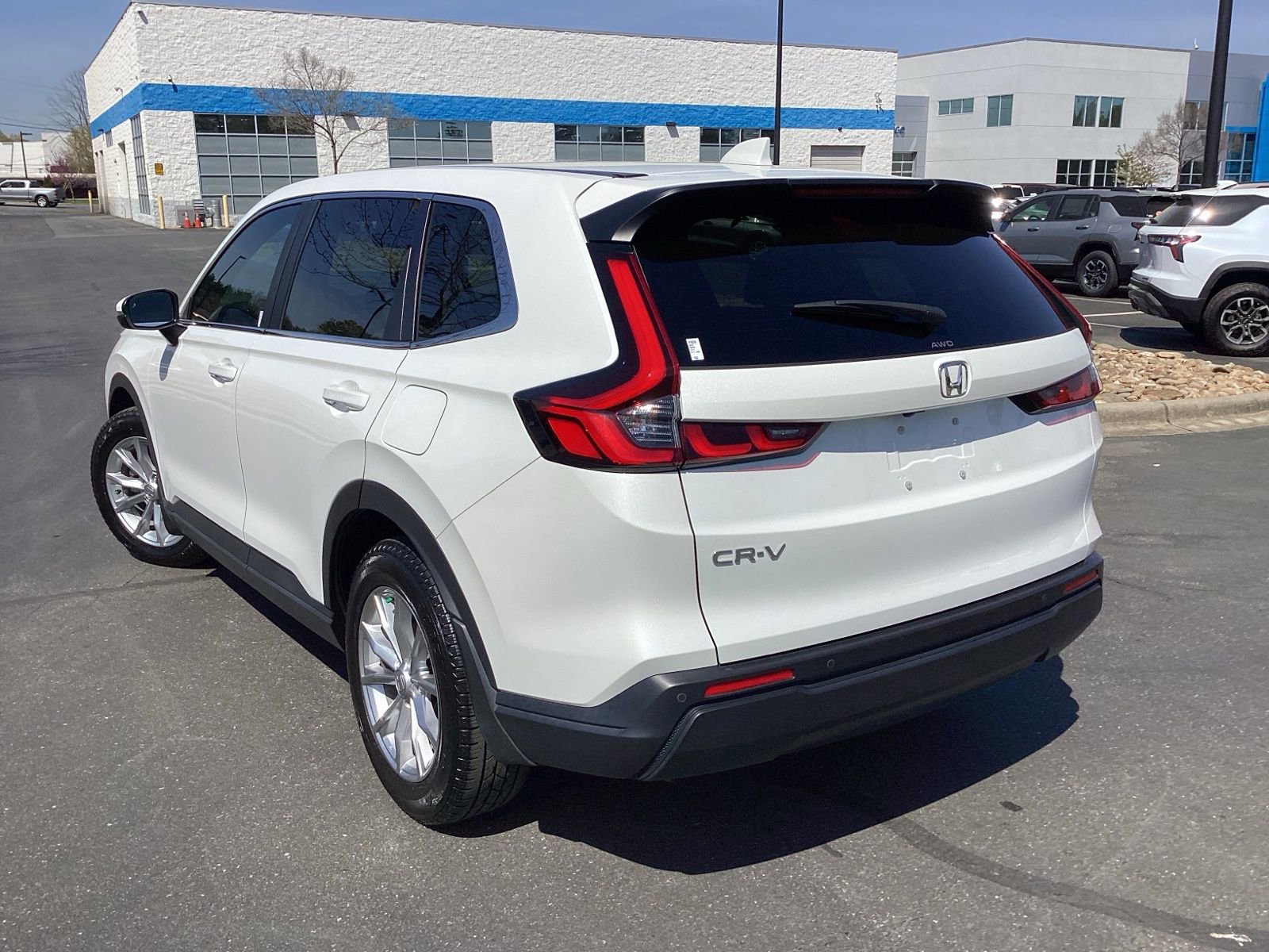 Used 2024 Honda CR-V EX-L image 2