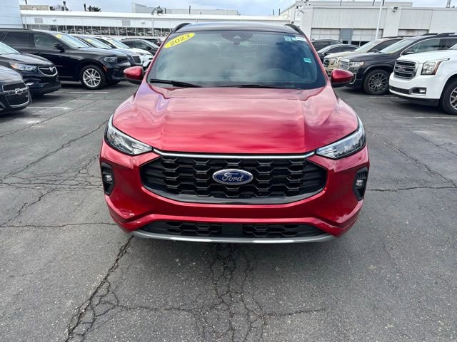 Used 2023 Ford Escape ST-Line Select image 2