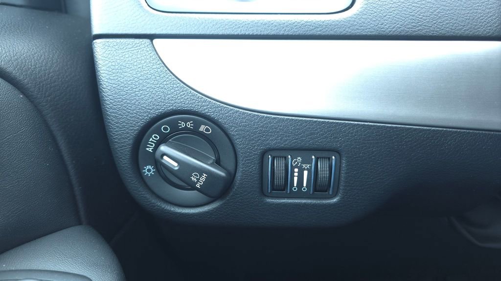 Used 2017 Dodge Grand Caravan GT FWD image 33