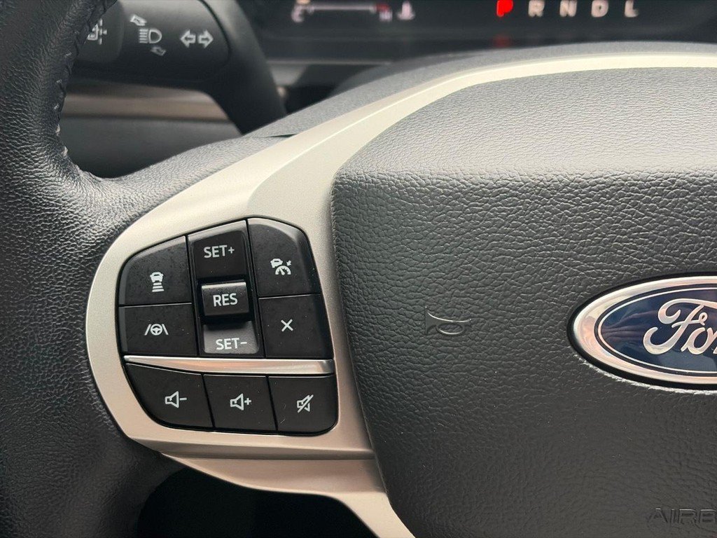 Used 2023 Ford Explorer Limited AWD/4WD image 23
