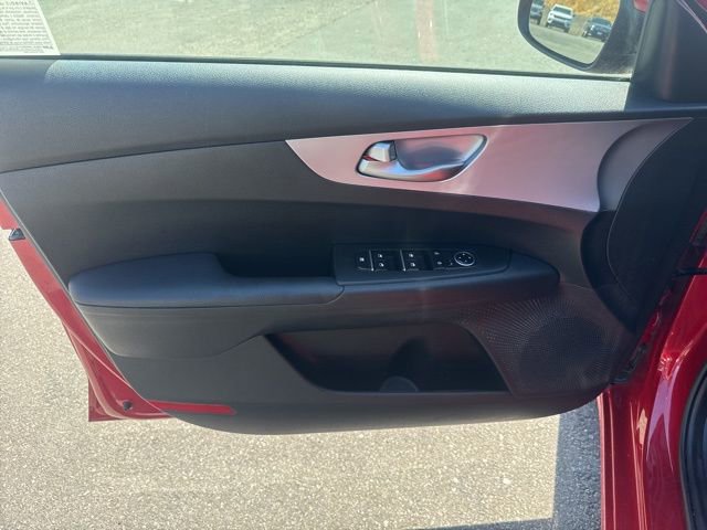 Used 2022 Kia Forte LXS image 11