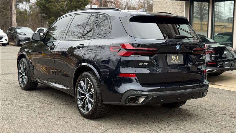 Used 2025 BMW X5 xDrive50e w/ M Sport Package image 3