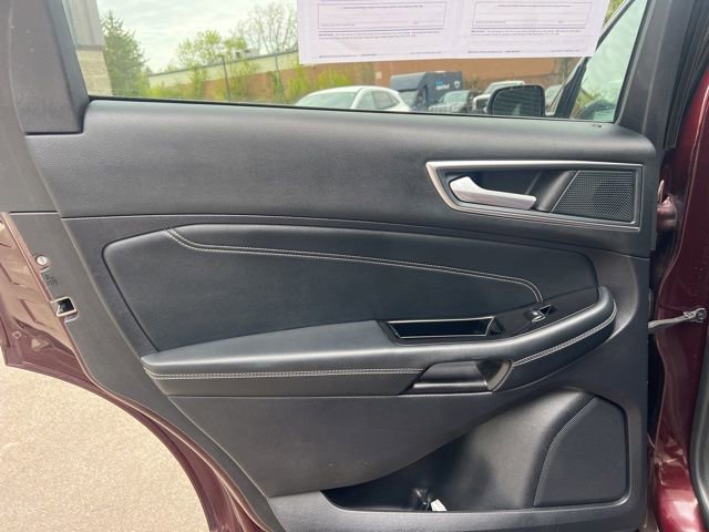 Used 2019 Ford Edge Titanium w/ Equipment Group 301A AWD/4WD image 17