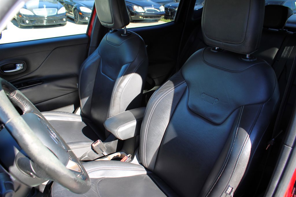 Used 2015 Jeep Renegade Limited image 13