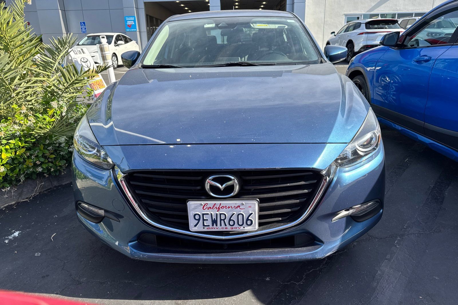 Used 2018 MAZDA MAZDA3 Touring FWD image 3
