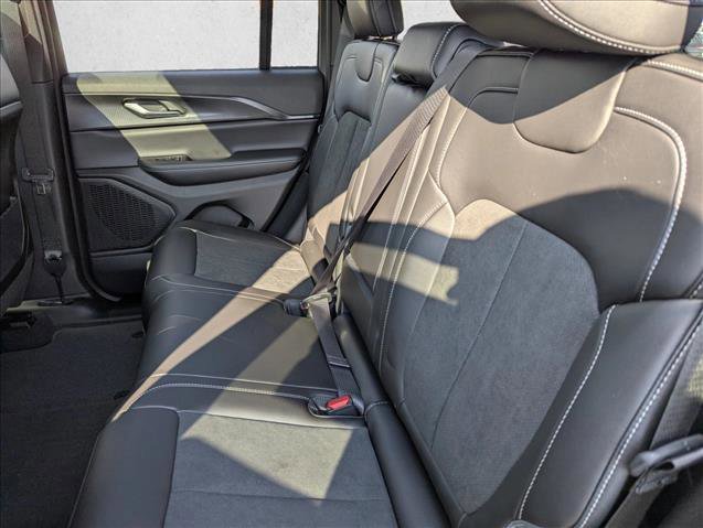 New 2025 Jeep Grand Cherokee Altitude image 26