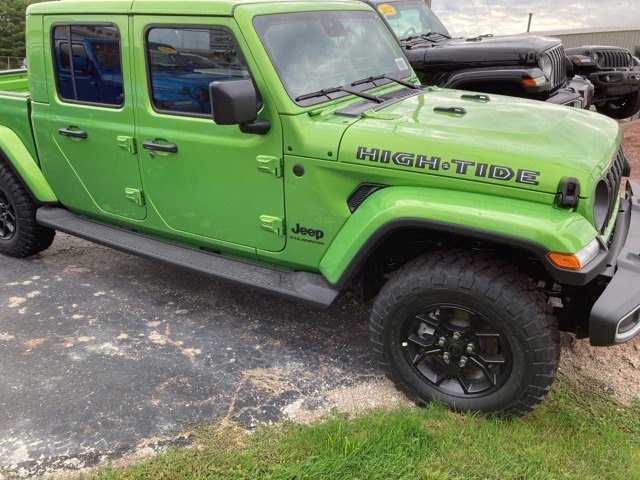 New 2025 Jeep Gladiator Sport image 2
