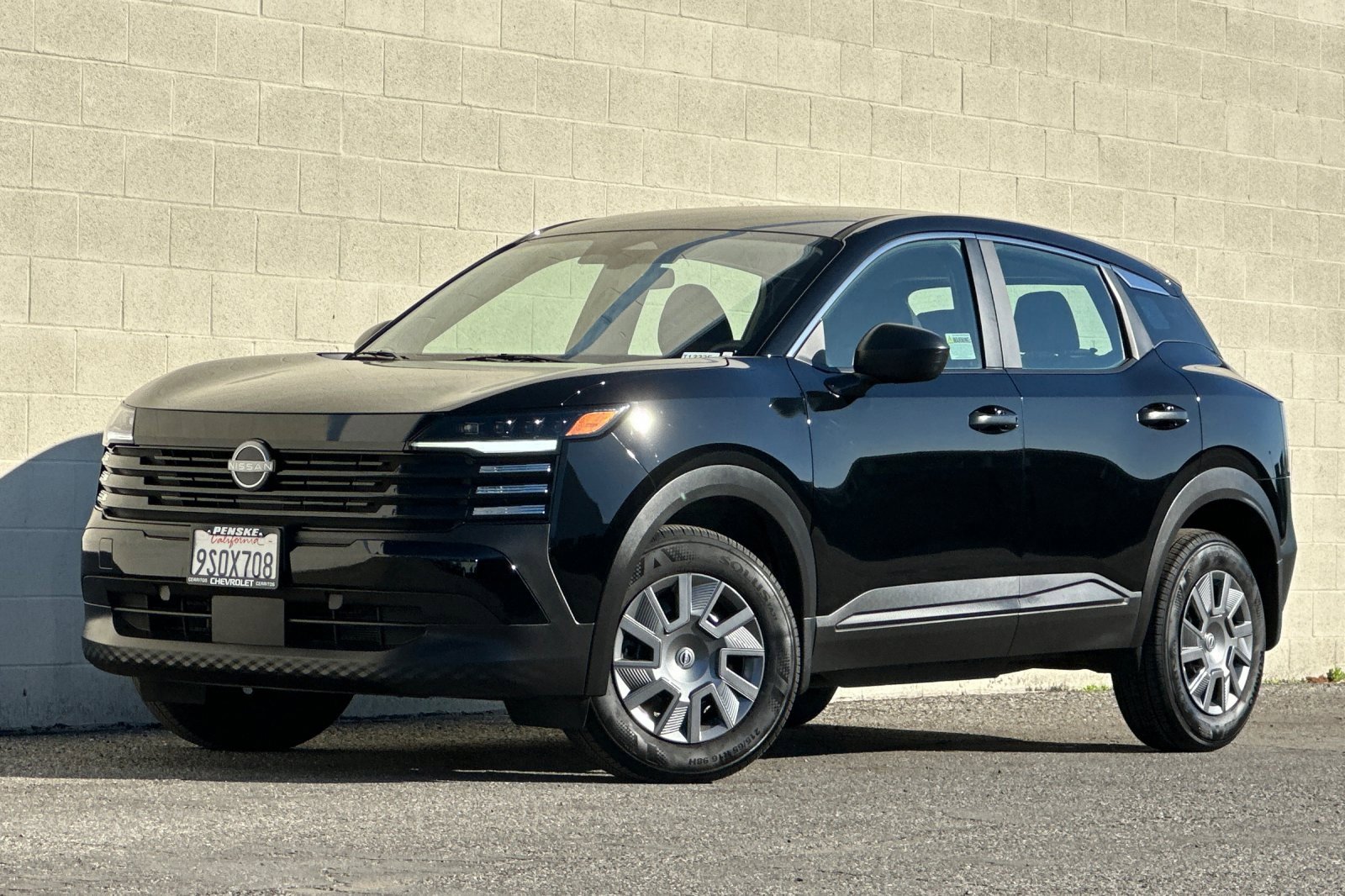 Used 2025 Nissan Kicks S image 8