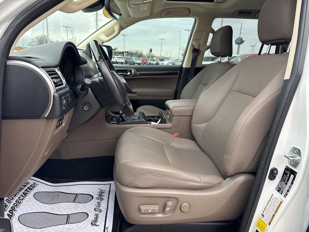 Used 2022 Lexus GX 460 Premium w/ Premium Package image 4