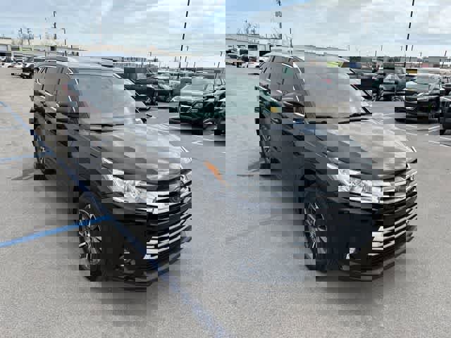 Used 2018 Toyota Highlander XLE image 23