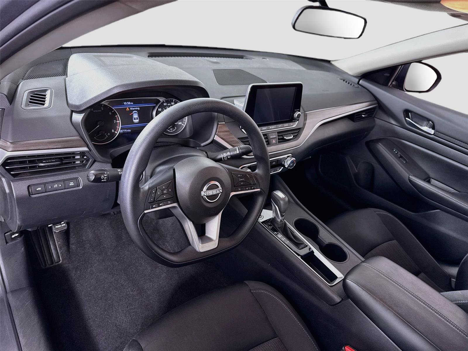Used 2025 Nissan Altima 2.5 SV FWD image 3