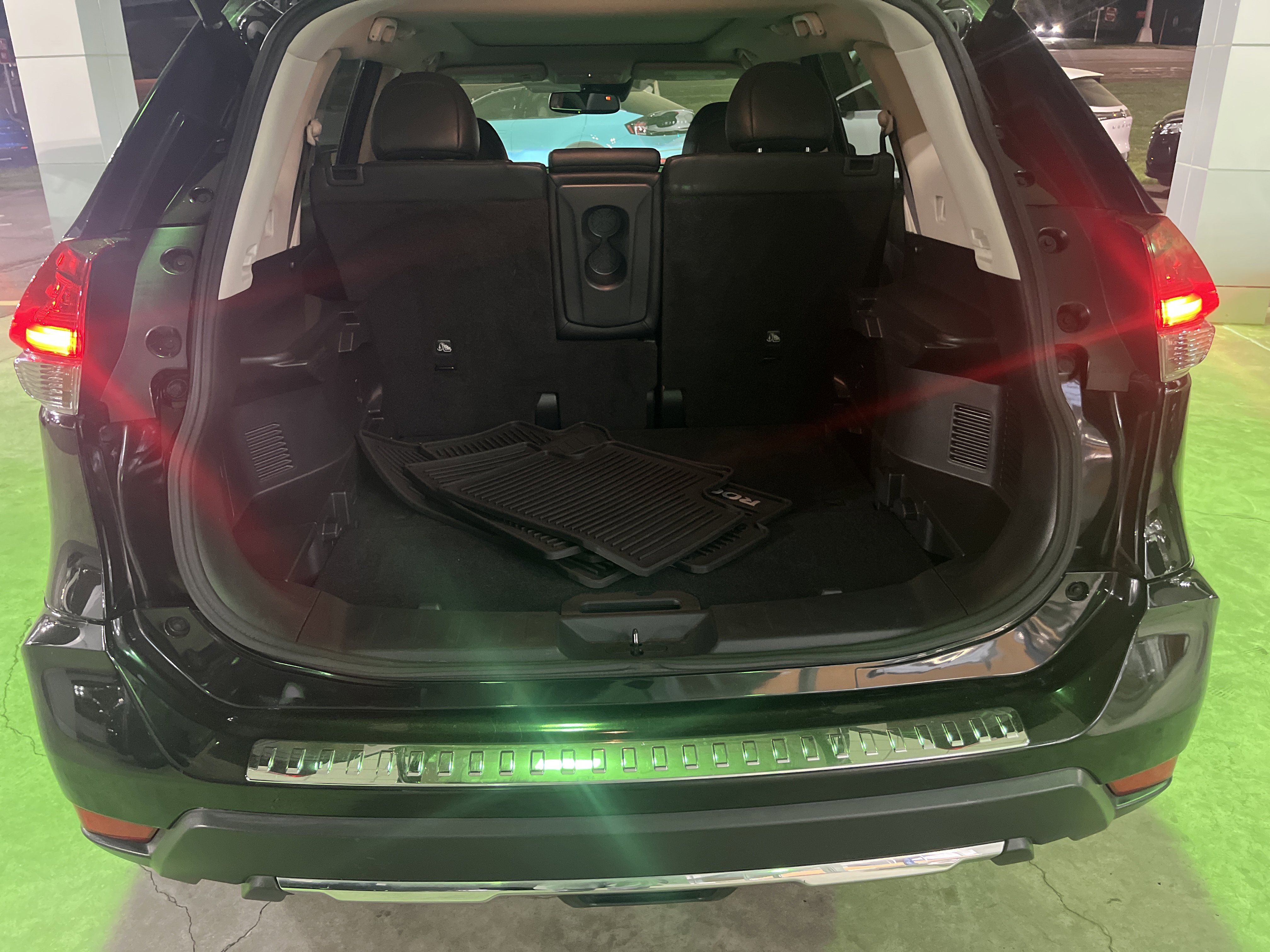 Used 2017 Nissan Rogue SL w/ SL Premium Package image 23