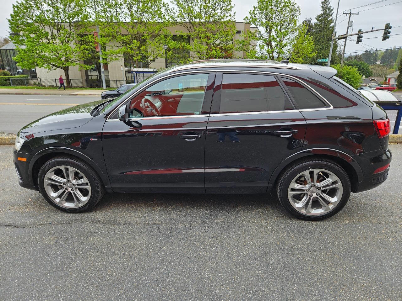 Used 2016 Audi Q3 2.0T Prestige w/ Prestige Package AWD/4WD image 2