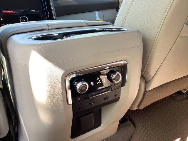 New 2026 GMC Yukon Denali w/ Denali Reserve Package AWD/4WD image 18
