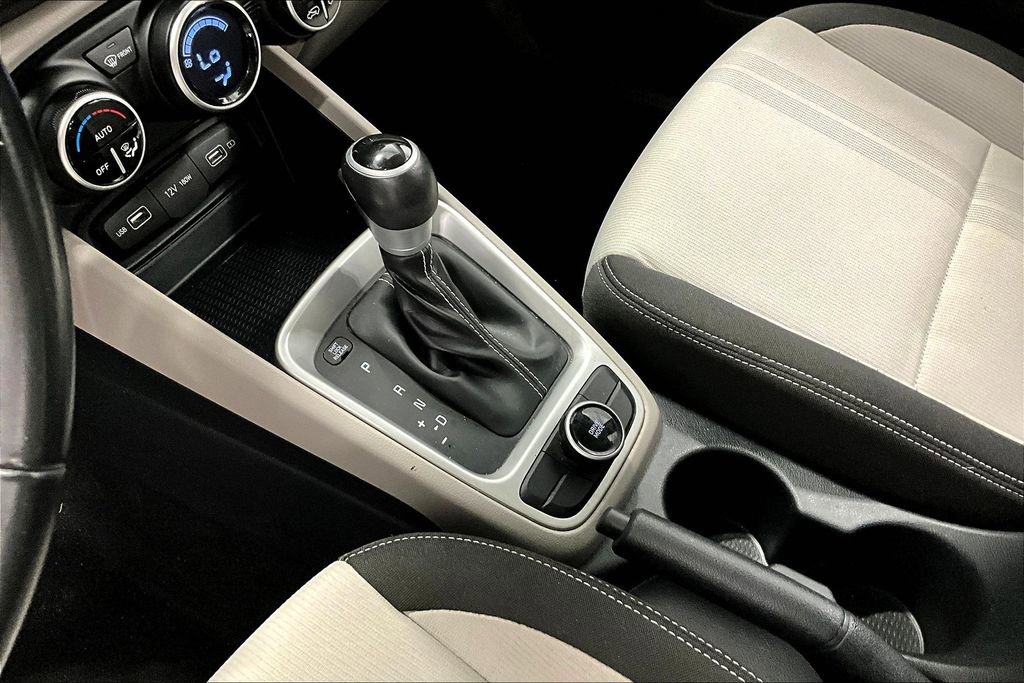 Used 2022 Hyundai Venue SEL w/ Cargo Package image 17