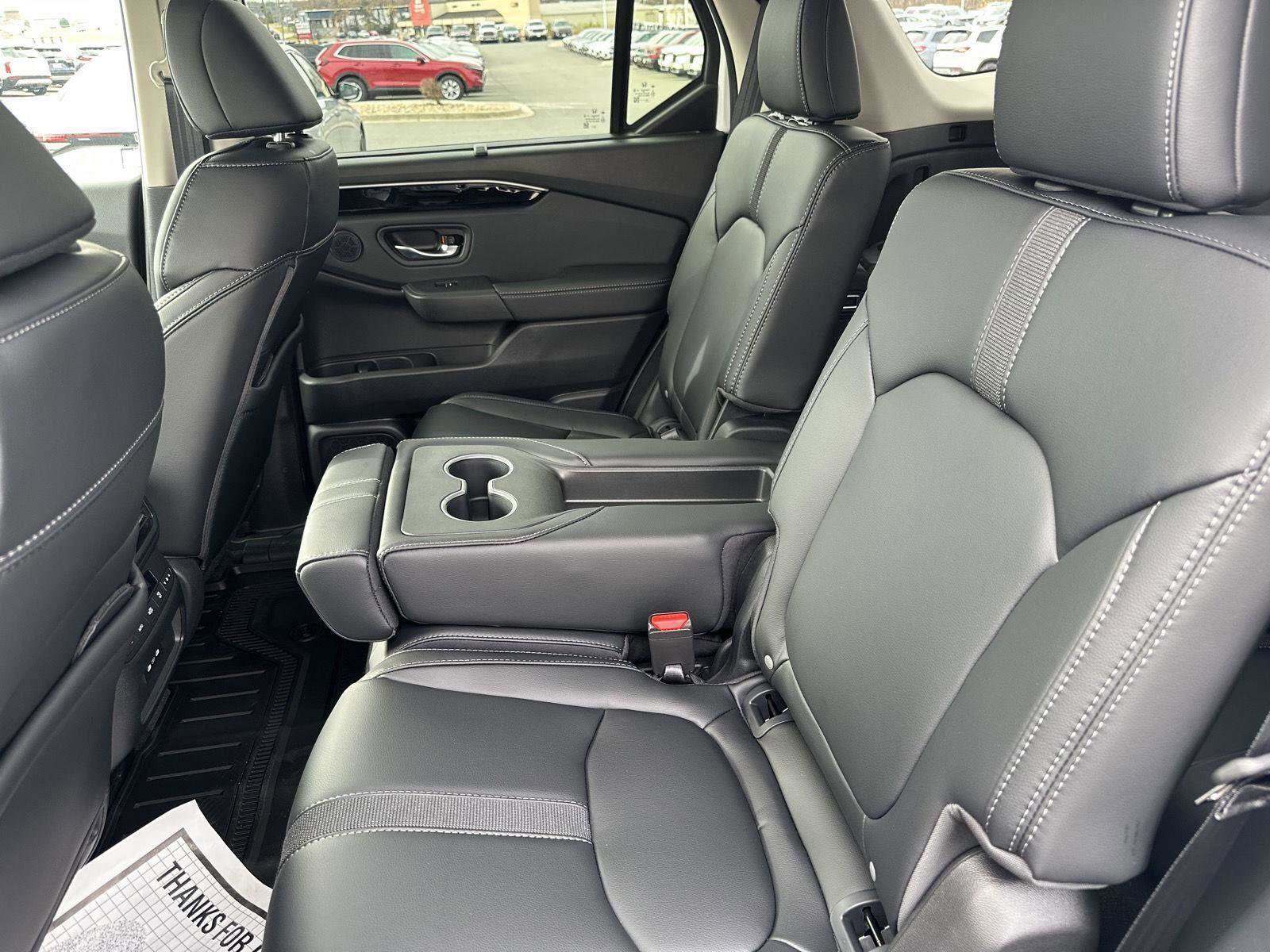 New 2025 Honda Pilot Touring image 10