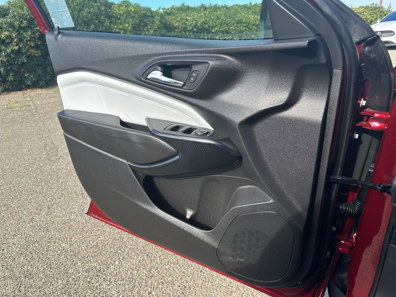 Used 2025 Chevrolet Trax LT image 20