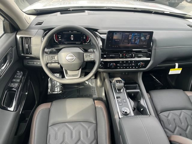 New 2026 Nissan Pathfinder Platinum image 14