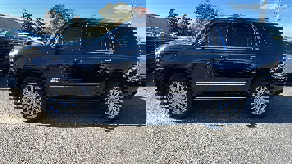 Used 2018 GMC Yukon Denali w/ Denali Ultimate Package image 8