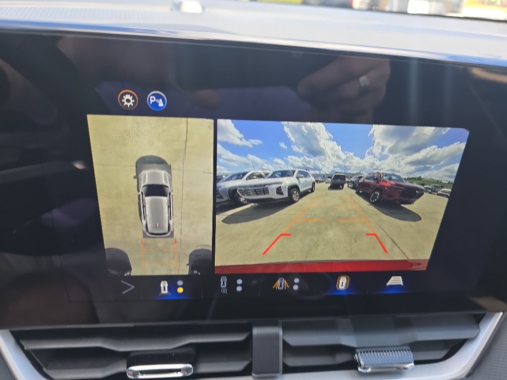 New 2026 Chevrolet Equinox LT w/ Safety and Technology Package FWD image 25