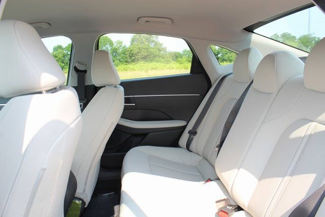 Used 2025 Hyundai Sonata SE FWD image 25