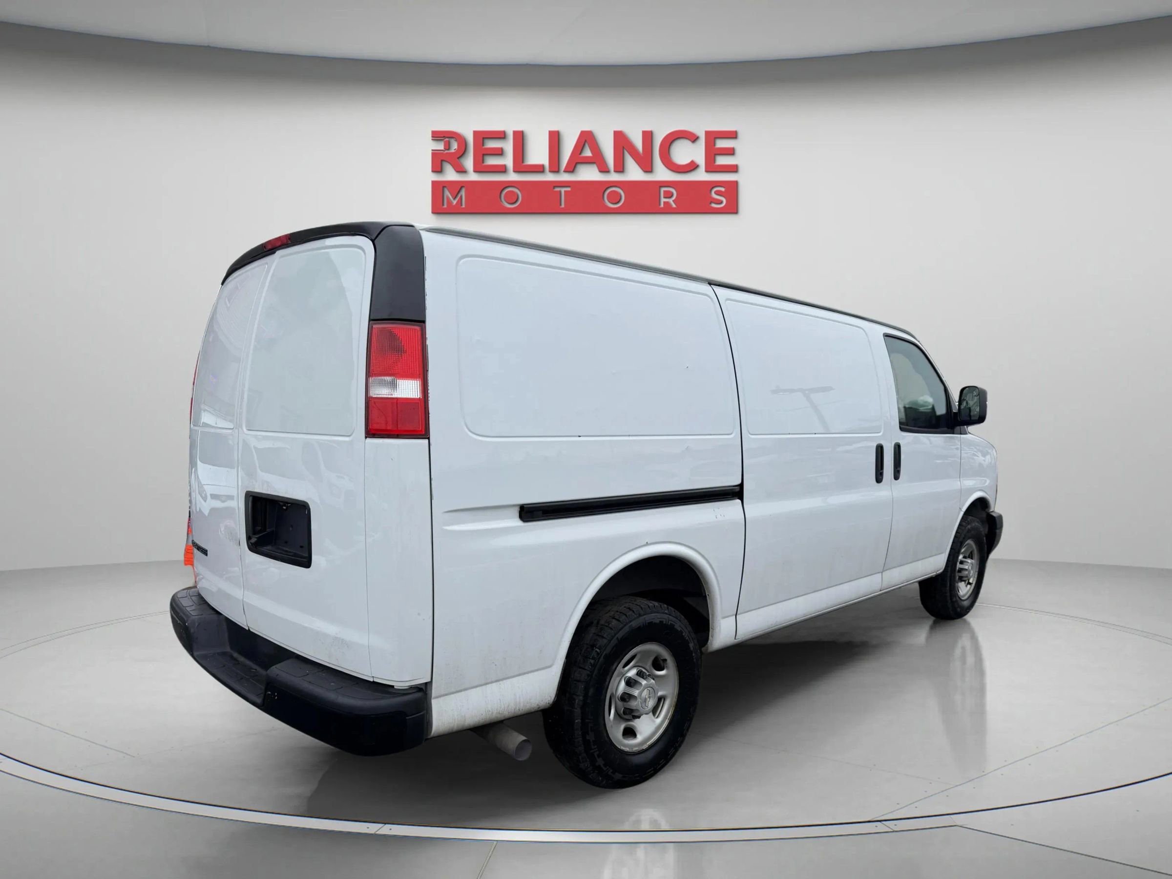 Used 2021 Chevrolet Express 2500 w/ Driver Convenience Package image 8