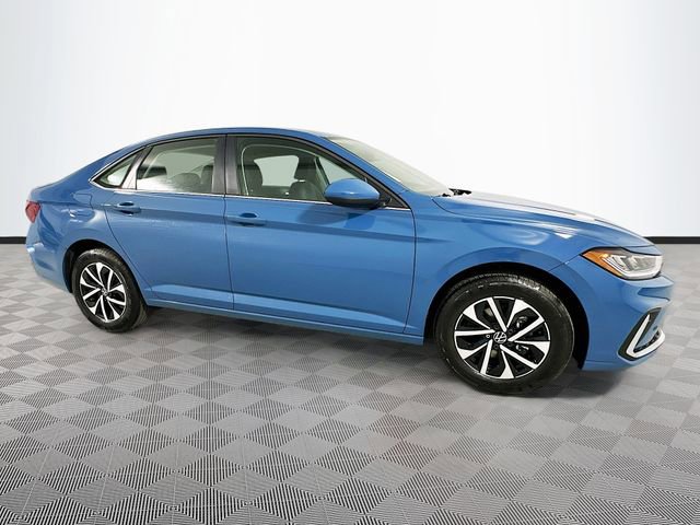 Used 2025 Volkswagen Jetta S image 8