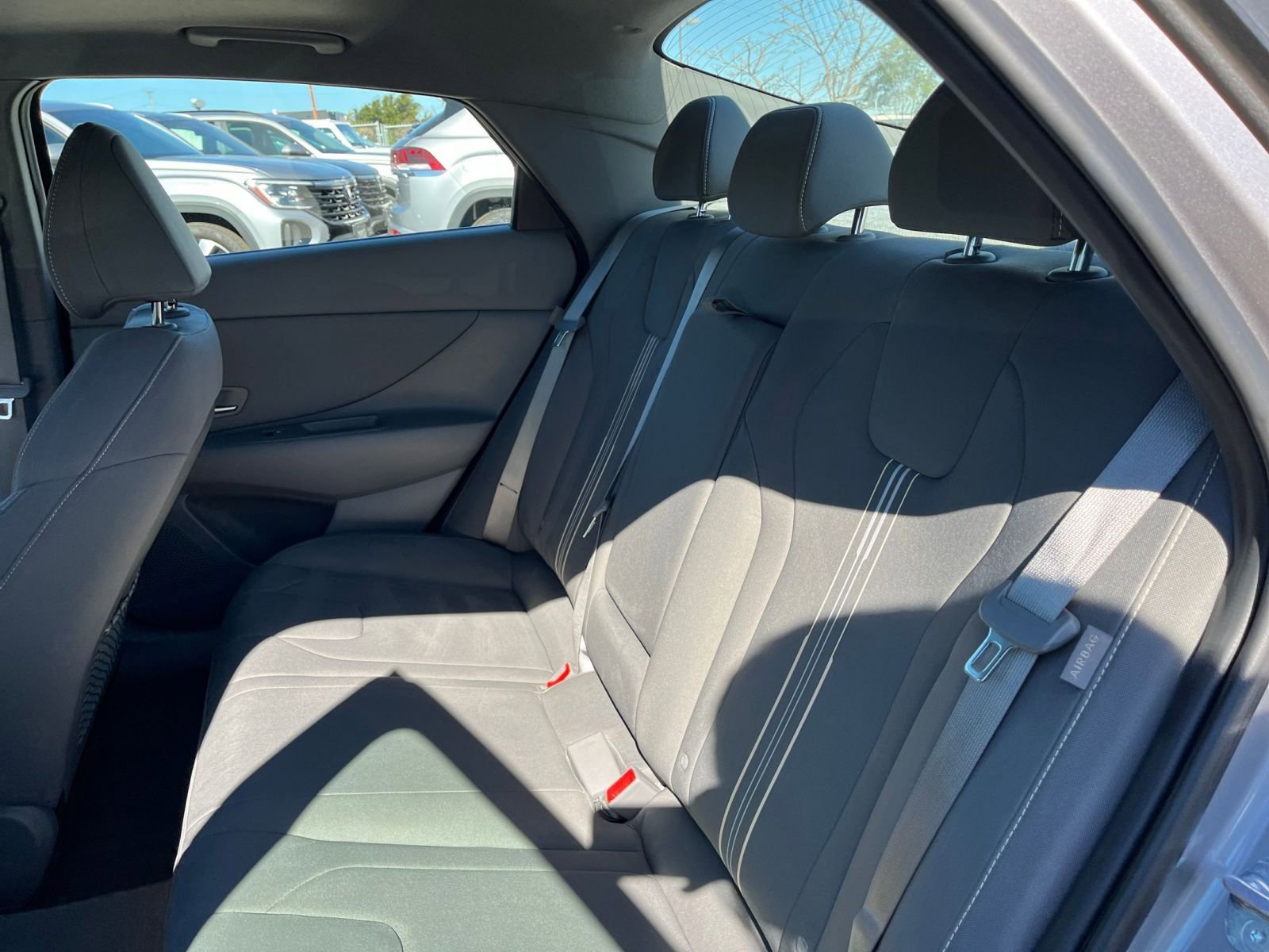 Used 2025 Hyundai Elantra SEL image 28