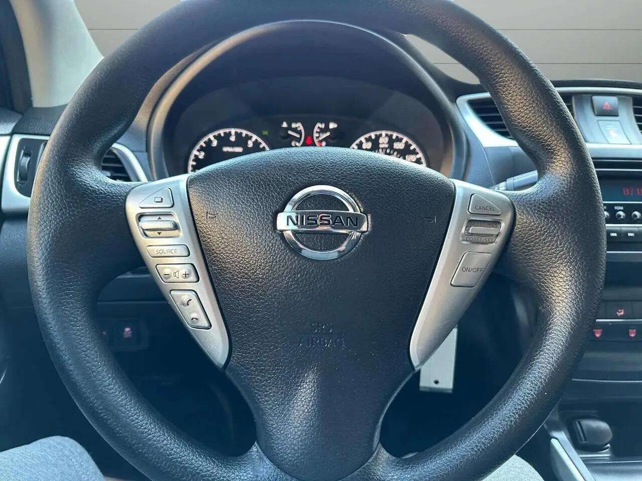 Used 2017 Nissan Sentra S image 27