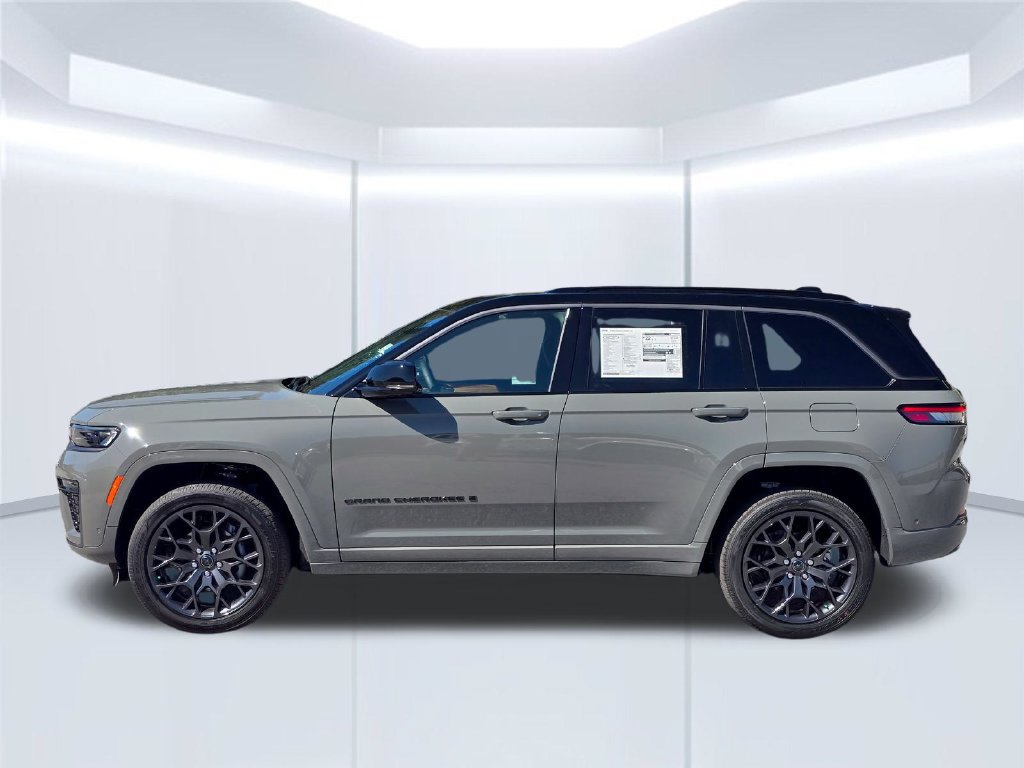 New 2027 Jeep Grand Cherokee Summit AWD/4WD image 17