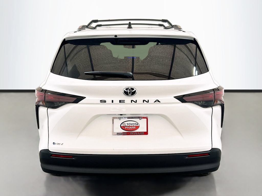 New 2026 Toyota Sienna LE FWD image 5