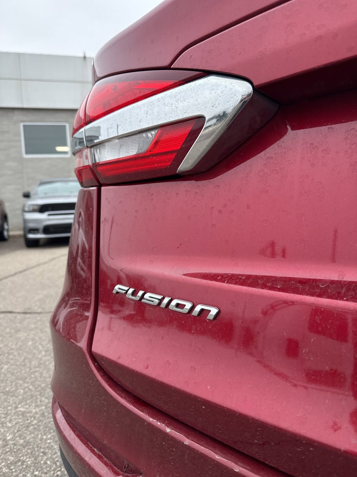 Used 2019 Ford Fusion SE image 4