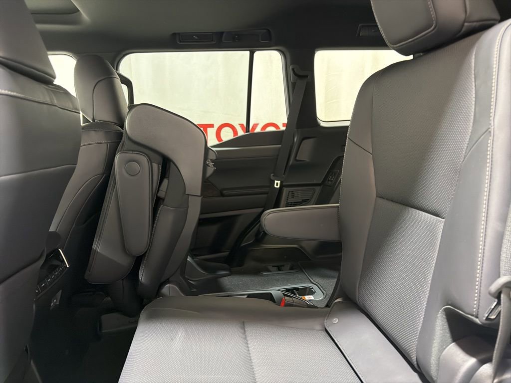 Used 2026 Lexus GX 550 w/ Cold Area Package AWD/4WD image 21