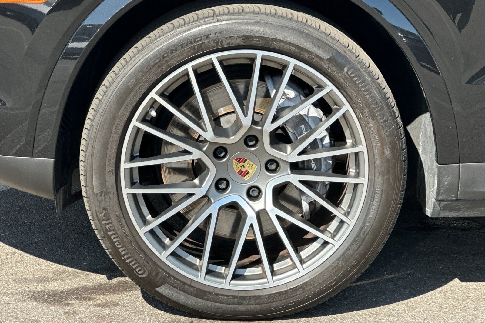 Certified 2023 Porsche Cayenne Platinum Edition AWD/4WD image 27