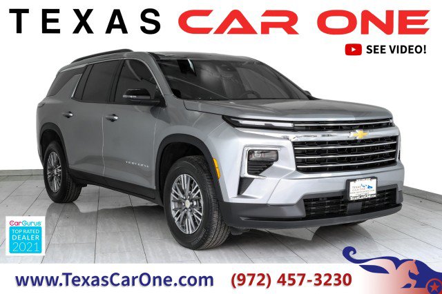 Used 2025 Chevrolet Traverse LT w/ LPO, Floor Liner Package FWD image 1