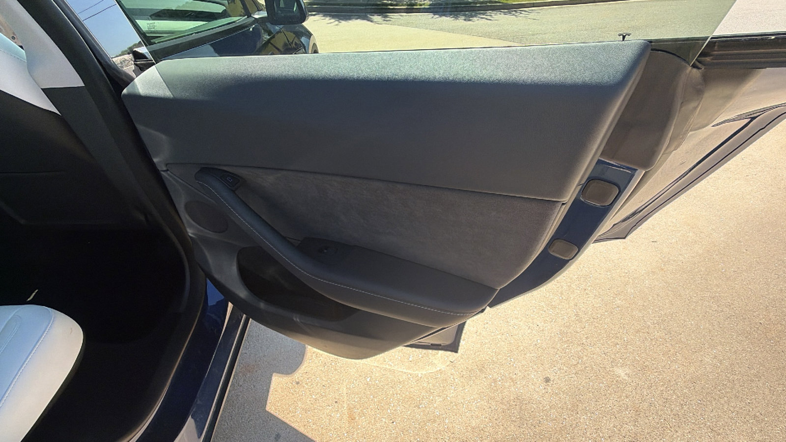 Used 2023 Tesla Model Y Long Range image 21