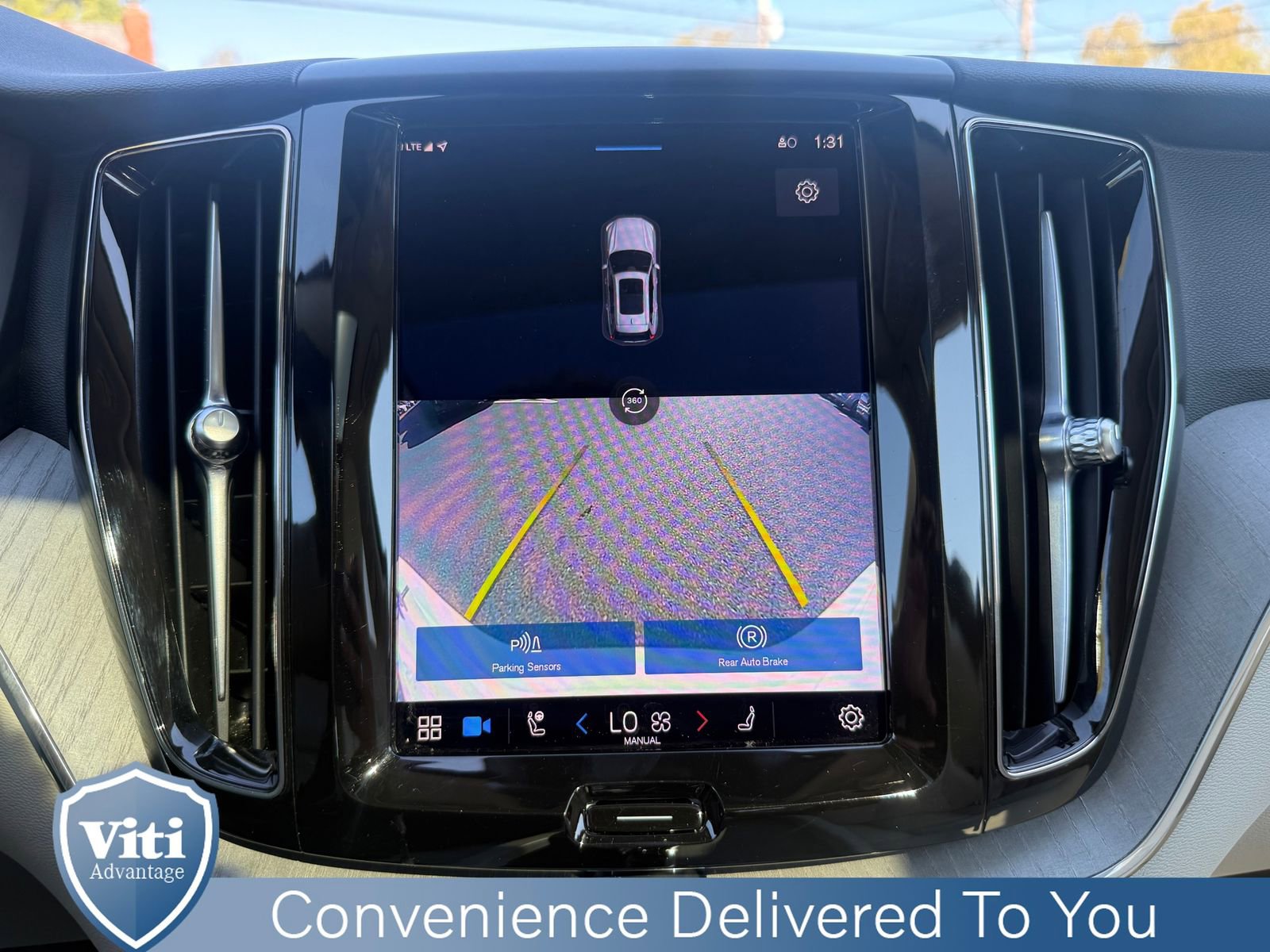 Certified 2023 Volvo XC60 B5 Plus w/ Climate Package image 32