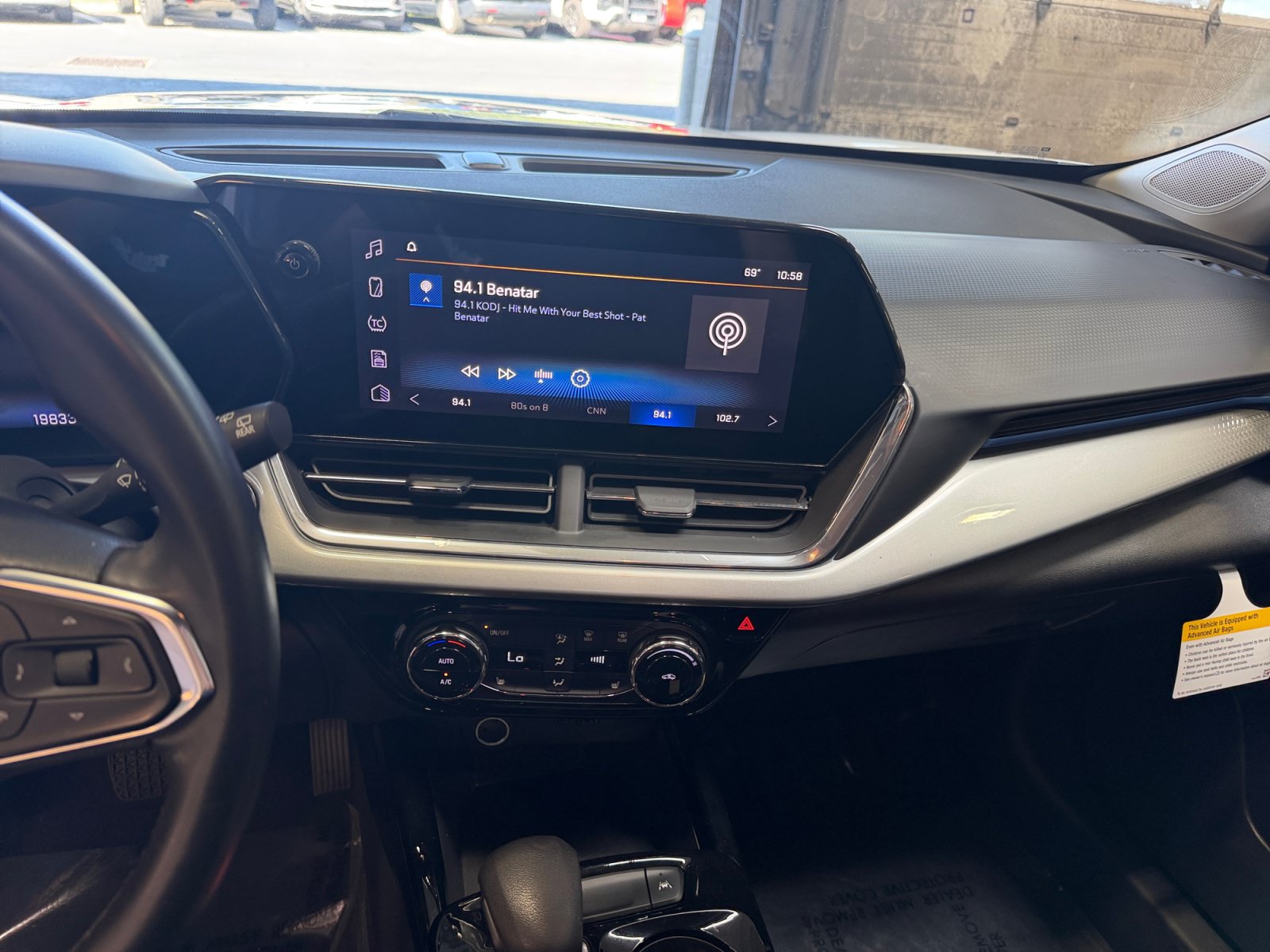 Used 2024 Chevrolet Trax LT w/ Driver Confidence Package FWD image 12