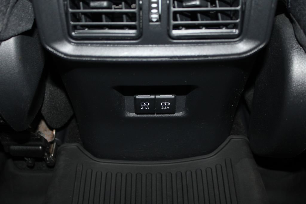Used 2021 Toyota RAV4 XLE image 18