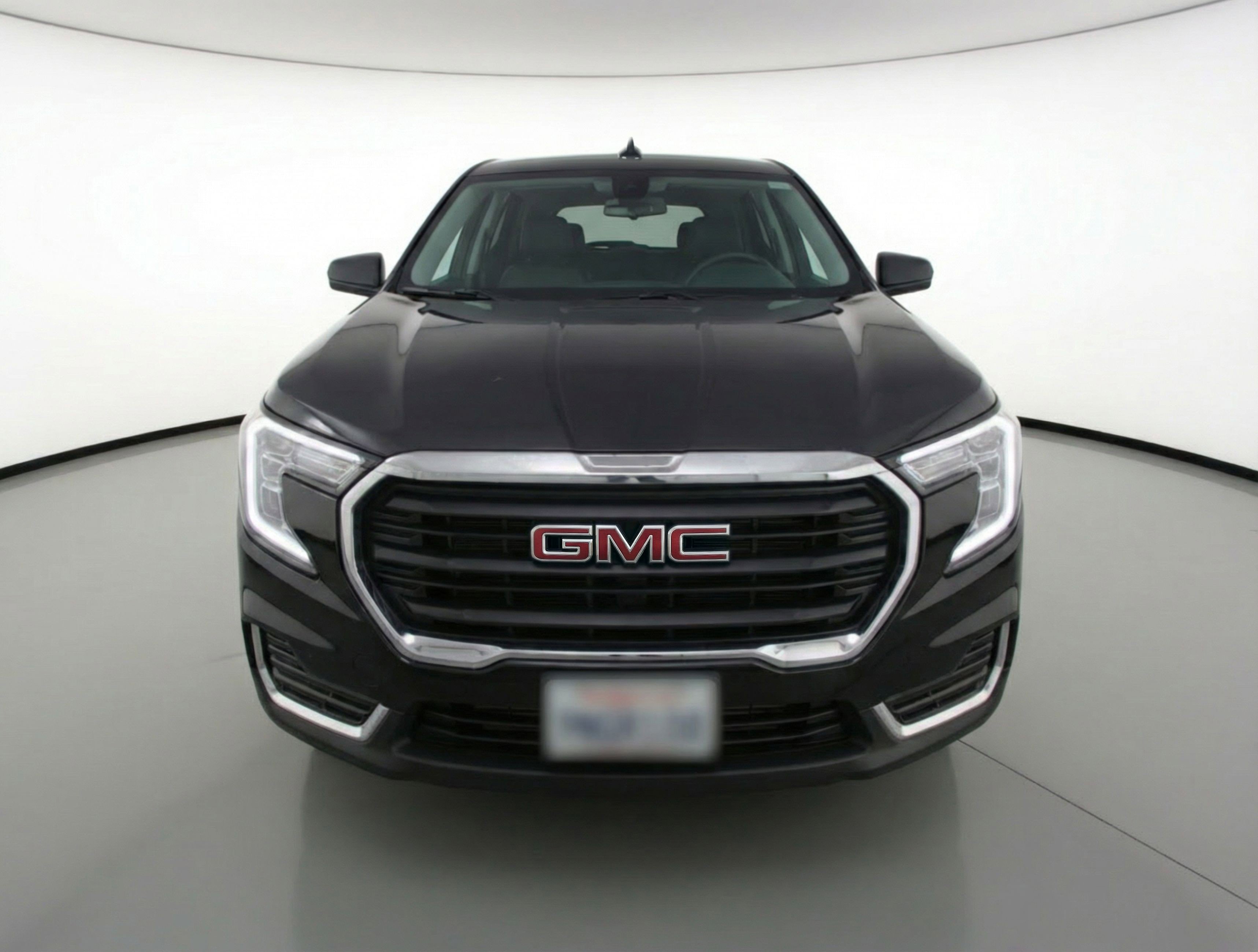 Used 2024 GMC Terrain SLE image 2