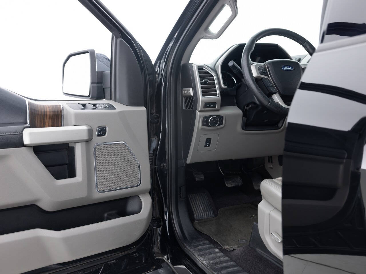 Used 2016 Ford F150 Lariat AWD/4WD image 28