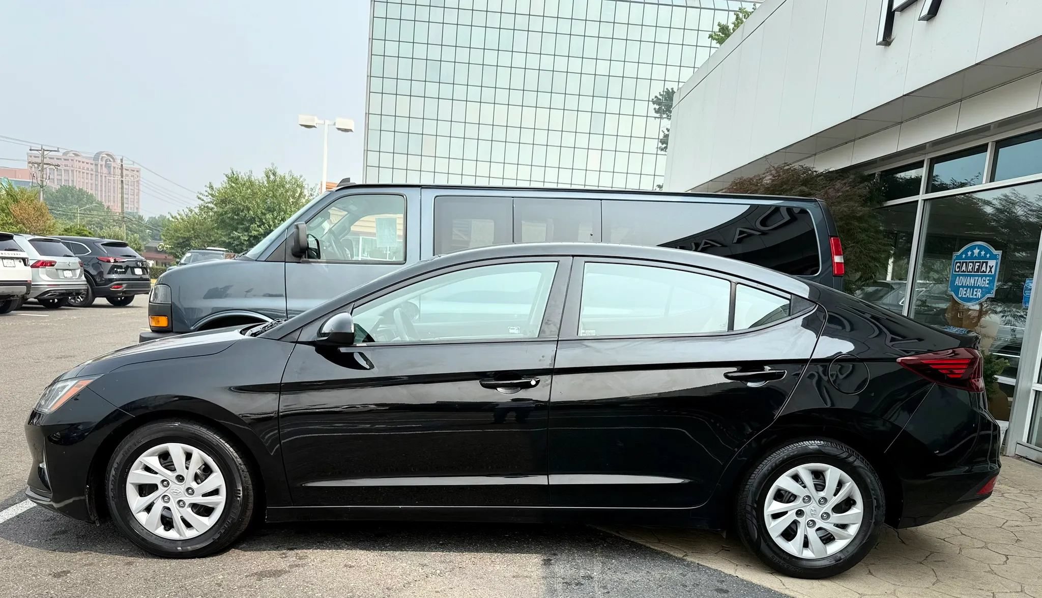 Used 2020 Hyundai Elantra SE FWD image 4