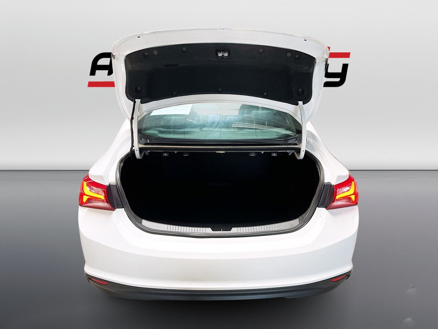 Used 2023 Chevrolet Malibu LT w/ Redline Edition FWD image 27