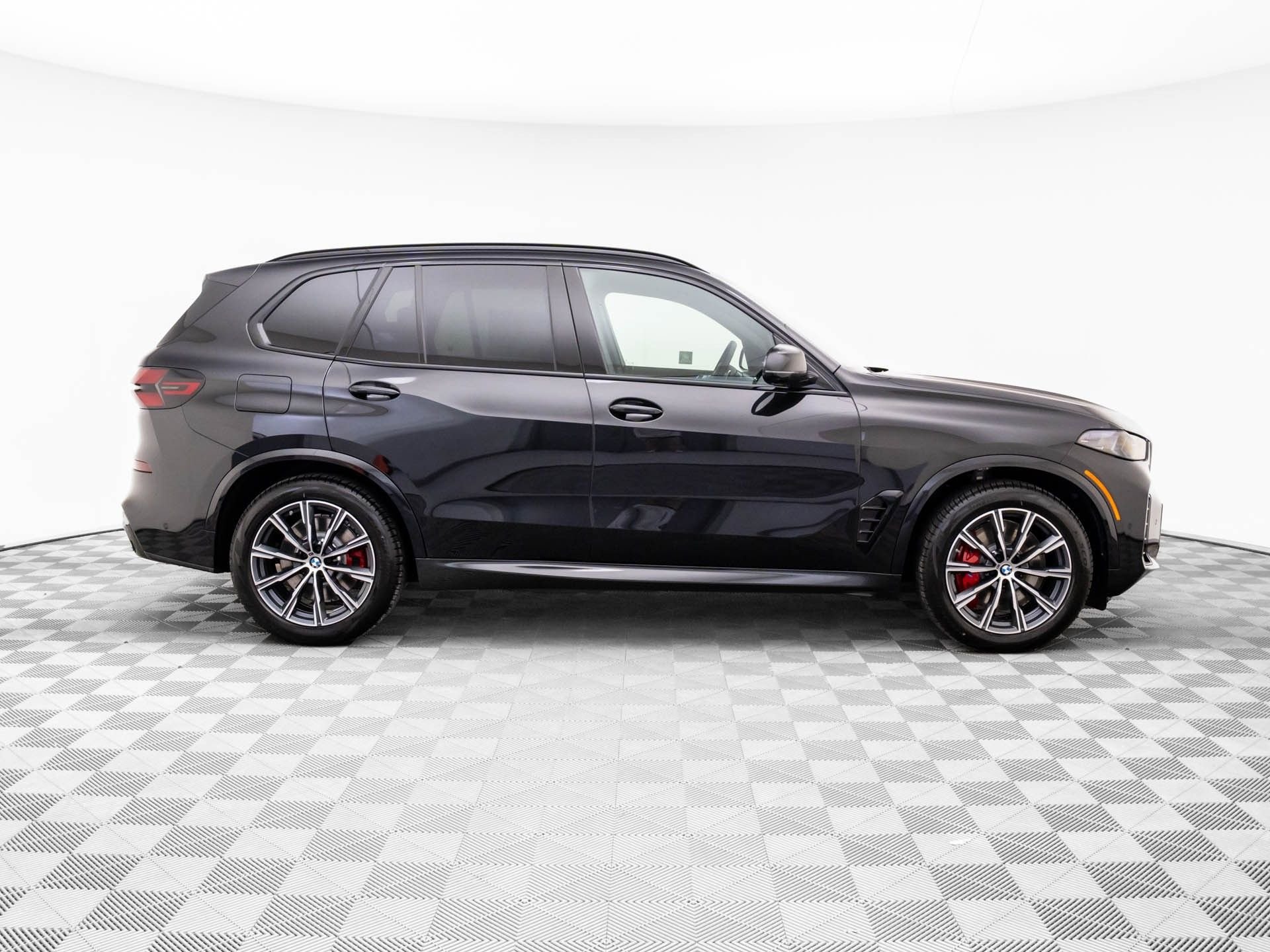 New 2026 BMW X5 xDrive50e w/ M Sport Package AWD/4WD image 7
