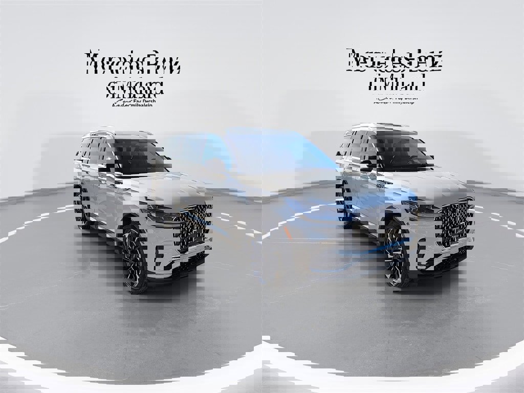 Used 2025 Lincoln Aviator Reserve w/ Equipment Group 201A image 2