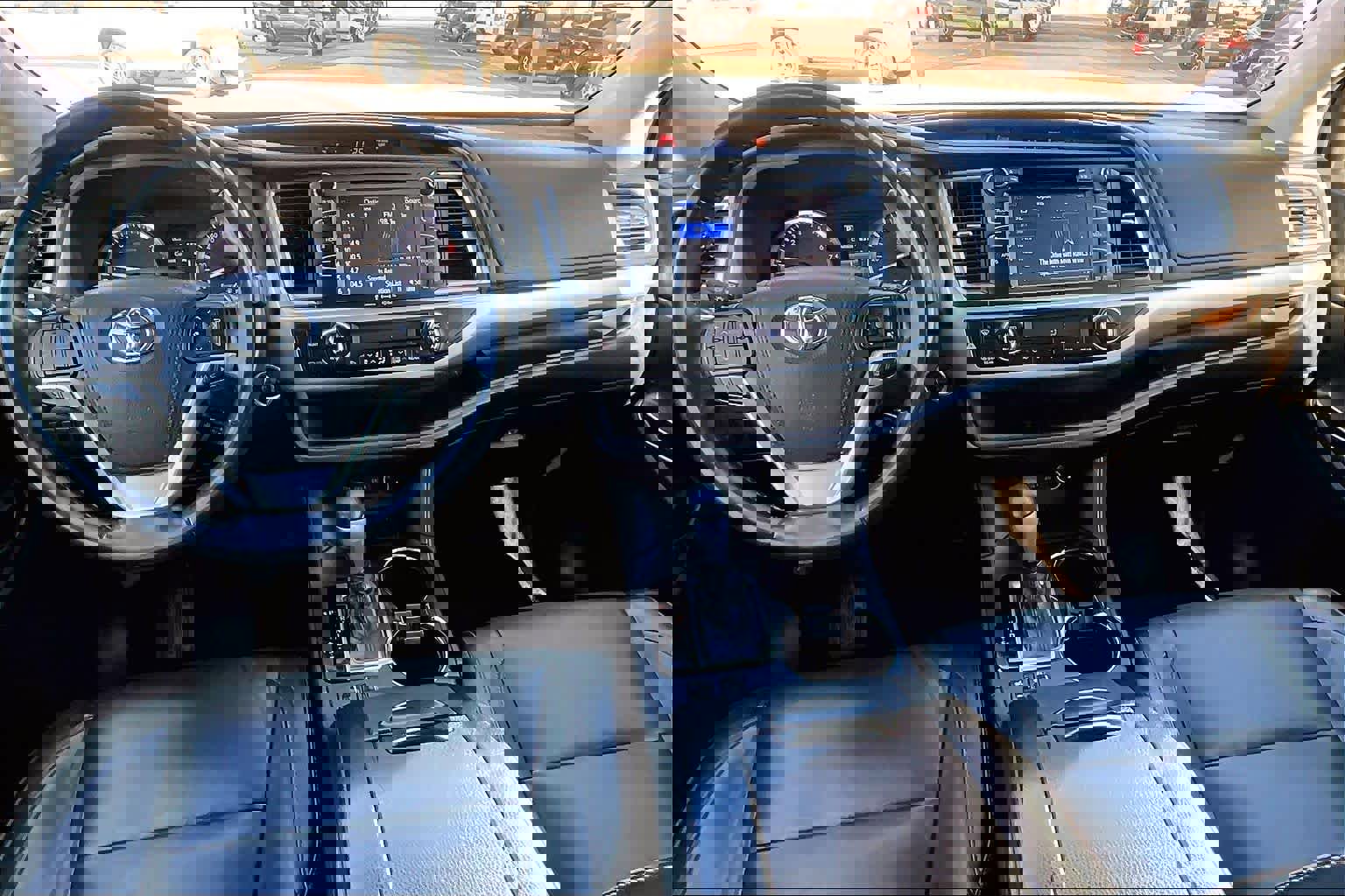 Used 2018 Toyota Highlander XLE image 13