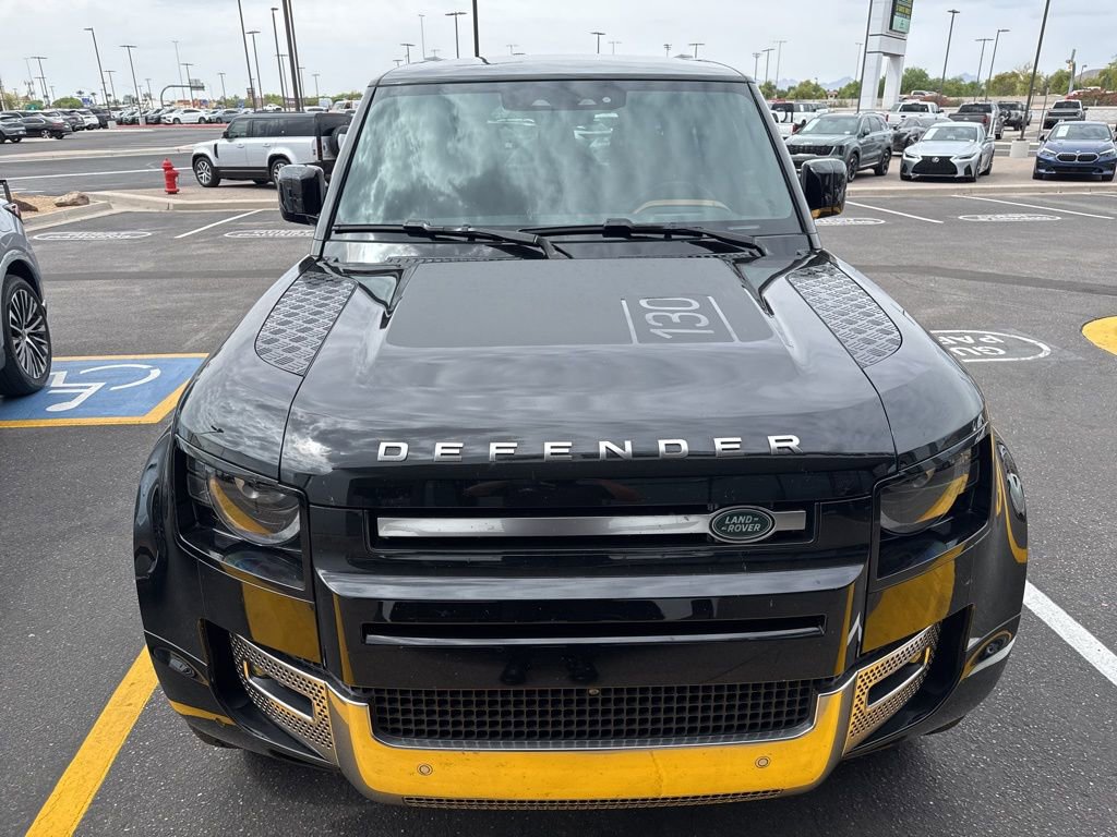 Used 2023 Land Rover Defender 130 SE image 2