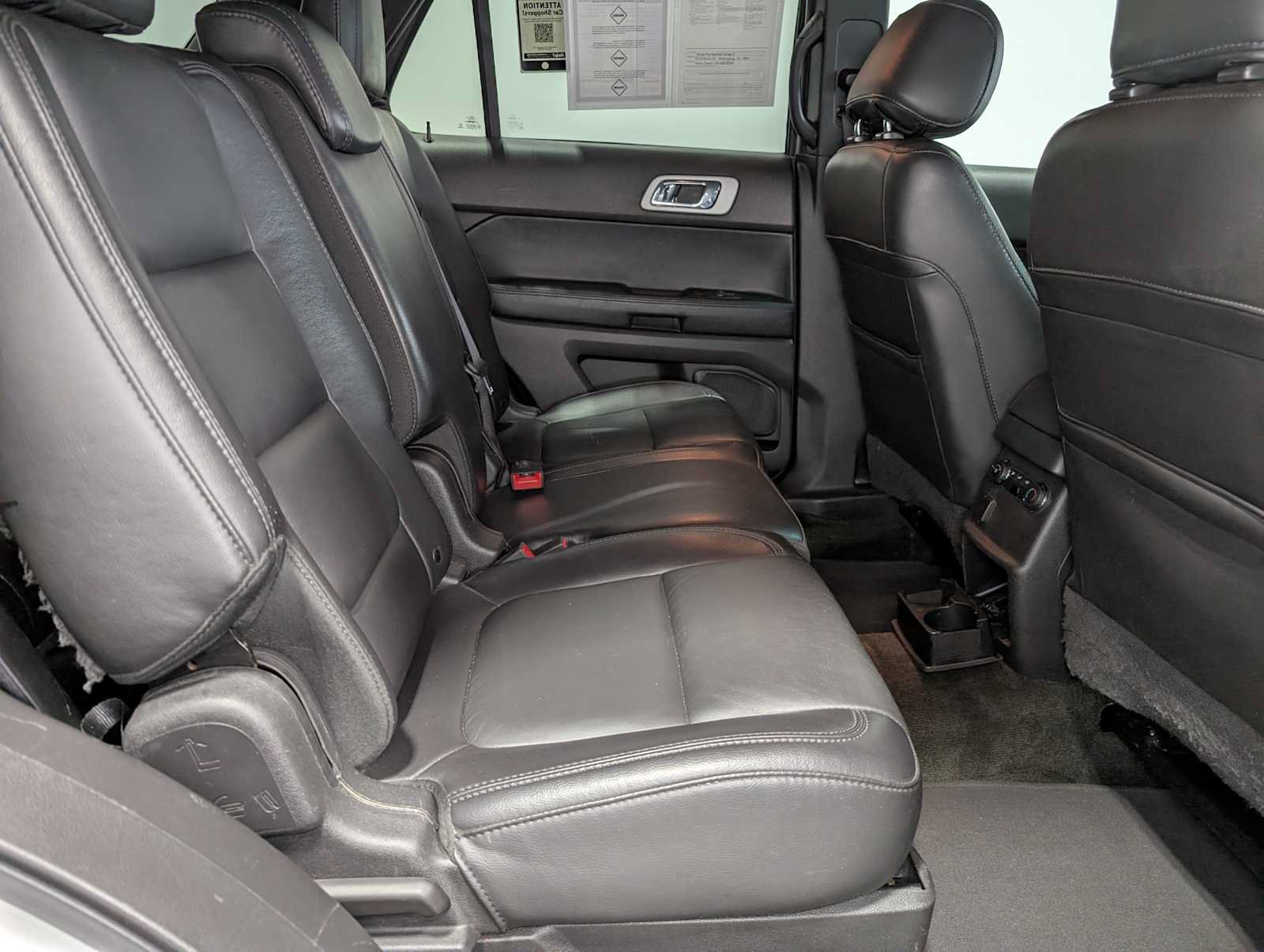 Used 2015 Ford Explorer XLT w/ Equipment Group 202B AWD/4WD image 38